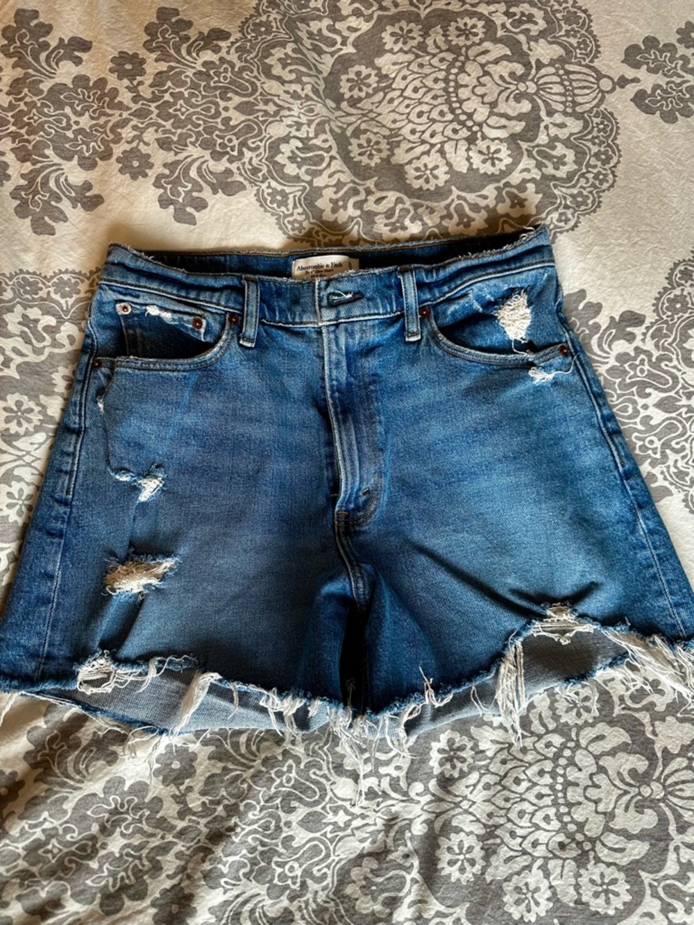 Abercrombie Curve Love 4” Mom Short High Rise